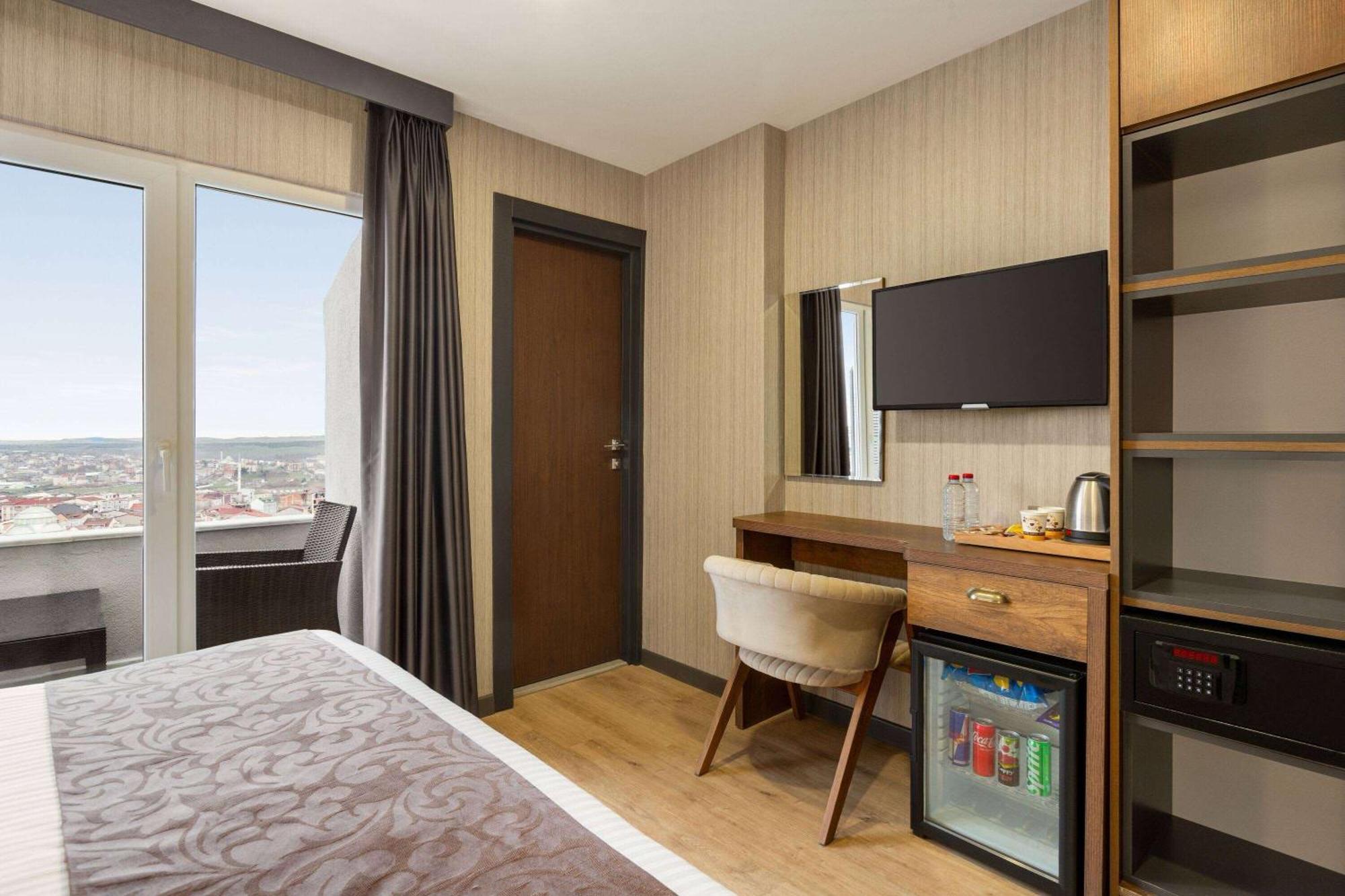 Trademark Collection By Wyndham Operla Airport Hotels Arnavutkoy Exterior foto