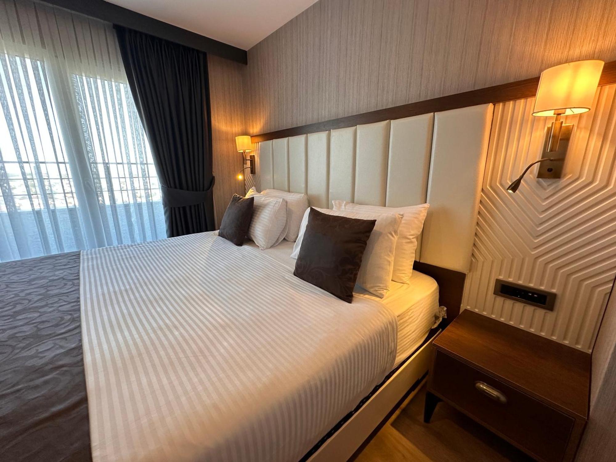 Trademark Collection By Wyndham Operla Airport Hotels Arnavutkoy Exterior foto